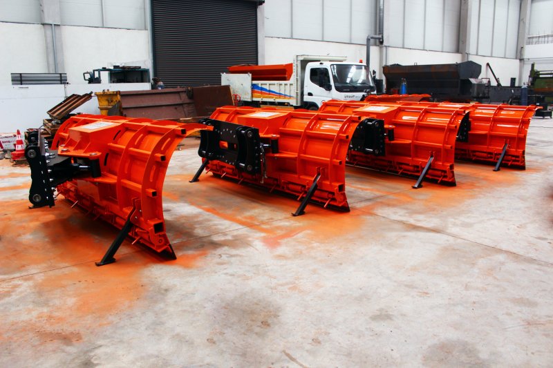 İş Makinası Önü Kar Bıçağı